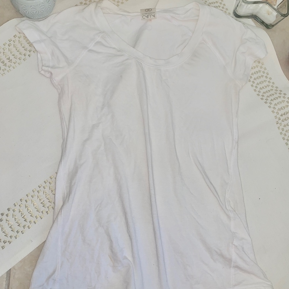 Calia by Carrie Underwood white oval neck. Sz.XS